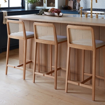 Massivholz-Thekenhocker ohne Armlehnen, moderner Bar- und Thekenhocker