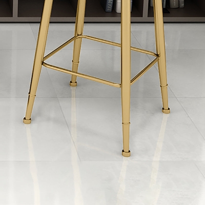 Glamour&ouml;ser Massivholz-Bistrotisch, Bar-Esstisch mit festem Sockel und Metallsockel