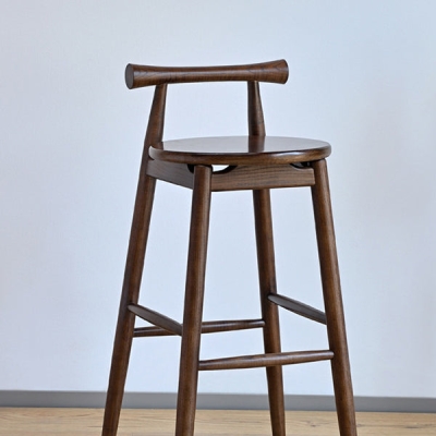 Esszimmerhocker mit niedriger R&uuml;ckenlehne, industrieller, armloser Barhocker mit Holzsockel