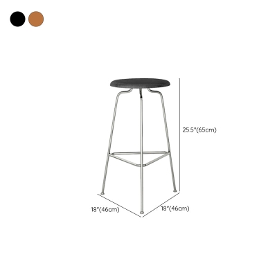 Moderner, armloser, r&uuml;ckenfreier Thekenhocker aus Eichenholz, Barhocker mit Pedal f&uuml;r das Caf&eacute;