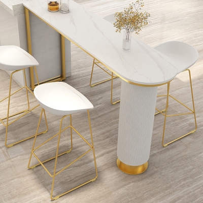 Barhocker aus Kunststoff im Glam-Stil, Eimer-Barhocker mit Metallbeinen