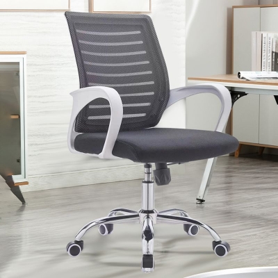 Ergonomischer B&uuml;rostuhl im modernen Stil mit mittlerer R&uuml;ckenlehne und Armlehne