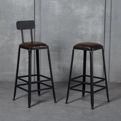 Industrieller schwarzer Thekenhocker mit quadratischer Sitzfl&auml;che, Barhocker aus Metall f&uuml;r die Bar