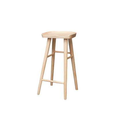 Moderner Esszimmerhocker aus Massivholz mit r&uuml;ckenfreiem, konturiertem Sitz, Bar- und Thekenhocker