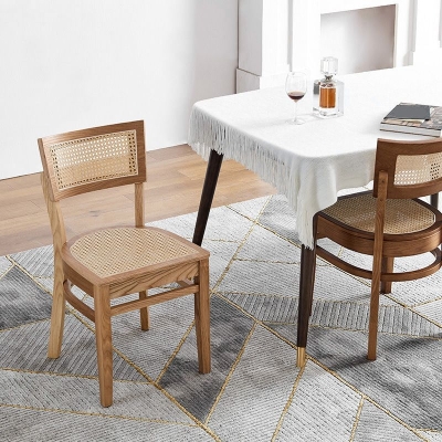 Moderner Barhocker aus Holz mit niedriger R&uuml;ckenlehne und Holzbeinen