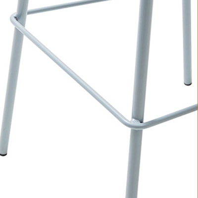 Zeitgen&ouml;ssische gepolsterte Barhocker aus Kunststoff mit niedriger R&uuml;ckenlehne und Metallgestell