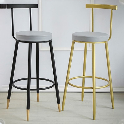 Moderner gepolsterter Thekenhocker, barhoher Barhocker mit niedriger R&uuml;ckenlehne und Metallgestell