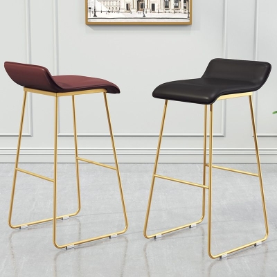 Leder-Barhocker, r&uuml;ckenfreier Thekenhocker f&uuml;r Bristol mit goldenem Gestell