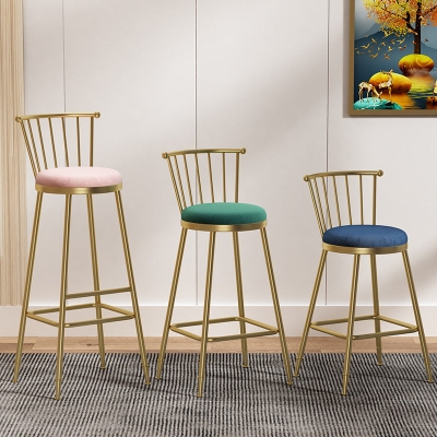 Glam R&uuml;ckenlehne, armloser Thekenhocker, Barhocker aus Eisen mit Samtkissen und Pedal f&uuml;r Caf&eacute;