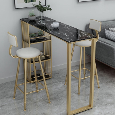 Glam-Barhocker mit R&uuml;ckenlehne, goldfarbener Metall-Esshocker mit Kissen