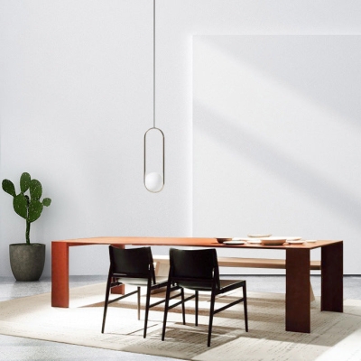 K&uuml;chen-Esszimmerst&uuml;hle aus Kunstleder. Zeitgen&ouml;ssische St&uuml;hle mit Holzgestell
