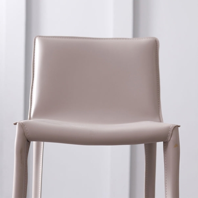 Glamour&ouml;se Innenhocker mit Lederbeinen, Theken- und Barhocker aus Kunstleder mit mattem Finish