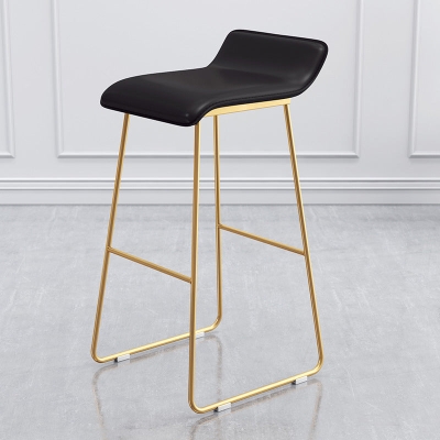 Leder-Barhocker, r&uuml;ckenfreier Thekenhocker f&uuml;r Bristol mit goldenem Gestell