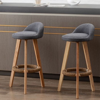 Nordischer Thekenhocker ohne Armlehnen, Barhocker aus Gummiholz ​​mit Pedal