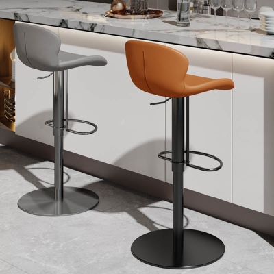 Moderner Thekenhocker mit verstellbarer R&uuml;ckenlehne und Lederkissen