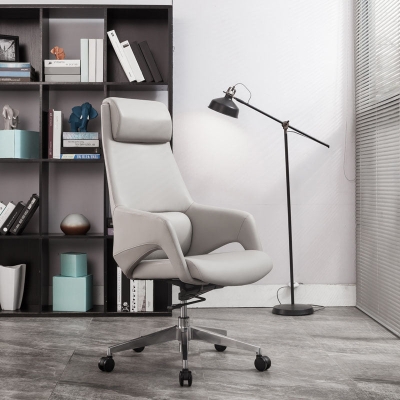 Moderner gepolsterter B&uuml;rostuhl, ergonomischer Arbeitsstuhl mit Metallgestell