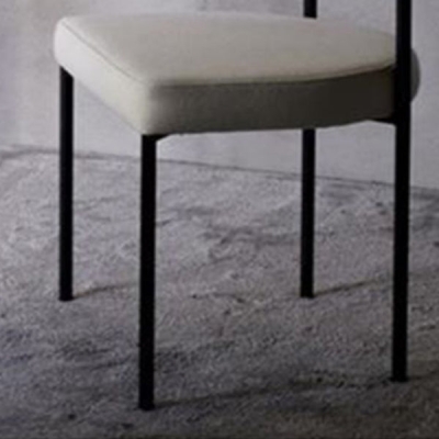 Hocker im Industriestil, gepolsterte Barhocker mit Metallgestell