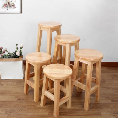 Moderner Barhocker aus massivem Holz f&uuml;r das Esszimmer