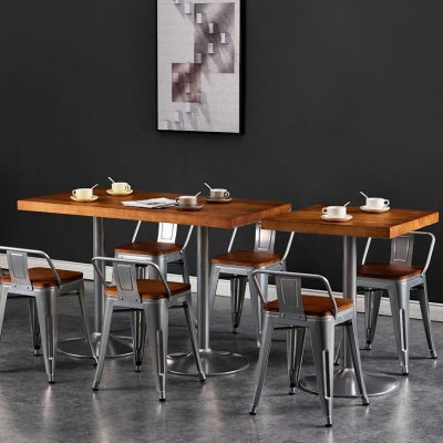 K&uuml;chen-Esszimmerst&uuml;hle mit Lamellenr&uuml;cken, silberne Sessel mit Metallgestell