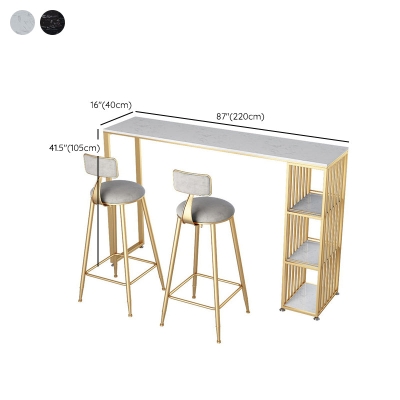 Bar-Esstisch aus Kunstmarmor. Glamour&ouml;ser rechteckiger Kneipentisch in Barh&ouml;he mit 3 Ablagen