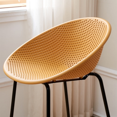 Barhocker mit nordischer R&uuml;ckenlehne und Metallgestell, armloser Barstuhl aus Kunststoff mit 4 Beinen