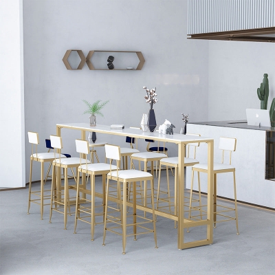Gepolsterter Thekenhocker im zeitgen&ouml;ssischen Stil. Barhocker in Barh&ouml;he mit Metallbeinen