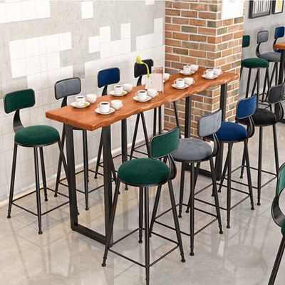 Moderner Bartisch mit schwarzem Untergestell. 41,3 Zoll hohe Tischbasis