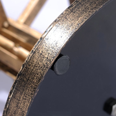 Barhocker im Industriestil mit runder Sitzfl&auml;che aus Metall