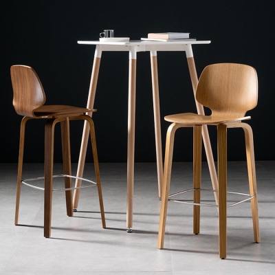Esszimmerhocker aus massivem Holz, moderne braune Barhocker mit Fu&szlig;st&uuml;tze