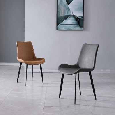 Zeitgen&ouml;ssischer Beistellstuhl aus Leder mit mattem Finish und massiver R&uuml;ckenlehne