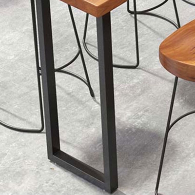 Tavolo da bar industriale con piano in legno massello, tavolo da pub bistrot con base a slitta