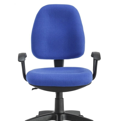 Moderner B&uuml;rostuhl aus Metall mit mittlerer R&uuml;ckenlehne und Rollen