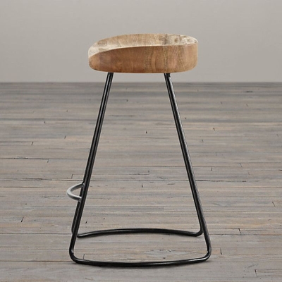 Thekenhocker im zeitgen&ouml;ssischen Stil, Barhocker aus massivem Holz mit Sattelsitz und Metallgestell