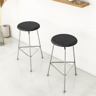 Moderner, armloser, r&uuml;ckenfreier Thekenhocker aus Eichenholz, Barhocker mit Pedal f&uuml;r das Caf&eacute;