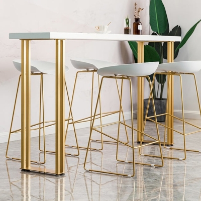 Rechteckiger Bartisch im Glam-Stil, Massivholz-Weintisch mit Weinkufengestell
