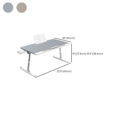 Scrivania da ufficio moderna con base a forma di T e gambe in metallo