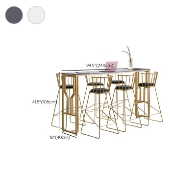 Glamour&ouml;ser Tisch in Barh&ouml;he mit goldenen Beinen und Bartisch mit Metallgestell